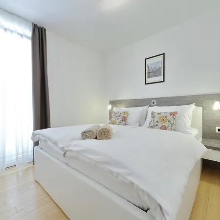 Marea 2 With Pool Access Apartment Petrcane