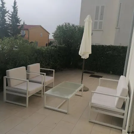 Marea 2 With Pool Access Petrcane